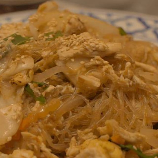 Thai Sukiyaki Stir-fry Noodles.